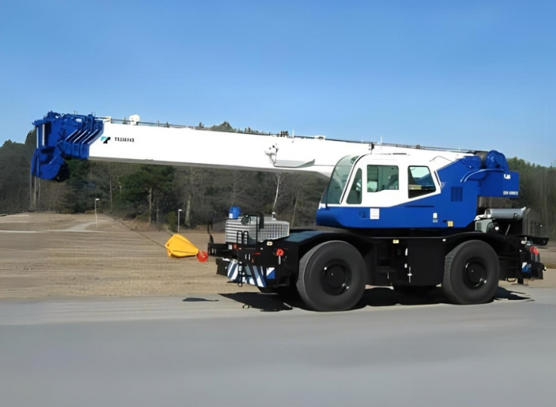 O Guindaste Autopropelido Tadano GR 300 EX � um equipamento para trabalhos em ind�strias e diversos tipos de obra, com o diferencial de tra��o para acesso em terrenos com inclina��o.
