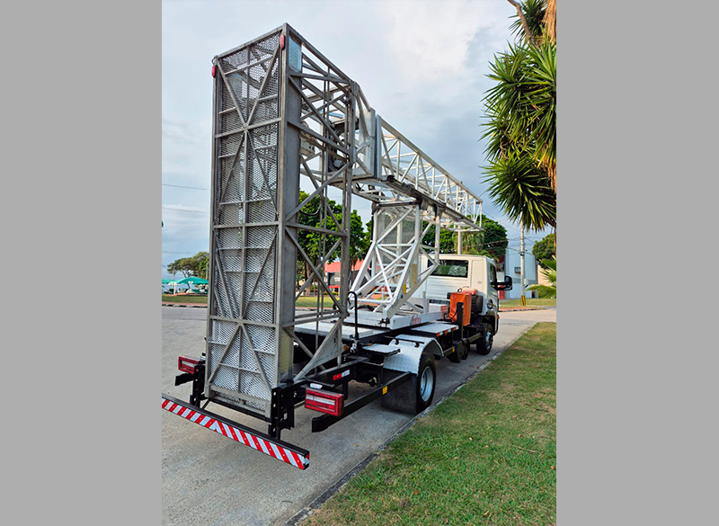 A Barin � uma Plataforma para Inspe��o e Manuten��o de Pontes montada sobre caminh�o que permite a constru��o, manuten��o e inspe��o em pontes, viadutos, obras de arte e locais de dif�cil acesso em rodovias.