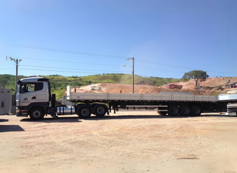 Carreta Carga Seca 3 eixos Extensiva - Transporte Pesado e Remoções Industriais É indicada para o transporte de chapas e barras de aço, grandes máquinas e peças. Sua capacidade de carga para remoções industriais pode ser alterada com o acionamento da extensão, chegando a até 20 metros de comprimento.
