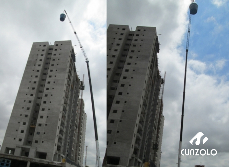 A Cunzolo realizou o i�amento de uma caixa d��gua em Taubat�- SP. Os equipamentos utilizados para essa opera��o foram os guindastes: Rodovi�rio Tadano ATF 110G-5 e o Guindaste Articulado Hiab 377/2 para montagem do Jib do ATF 110G-5.
