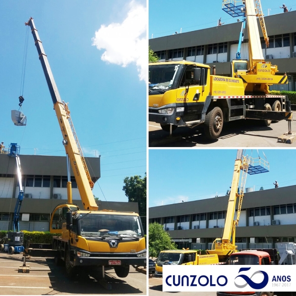 Trabalho em altura em Paulínia A Cunzolo foi contratada para realizar o trabalho em altura e o içamento de peça em Paulínia - SP. A operação foi realizada com o Guindaste Rodoviário da Cunzolo.