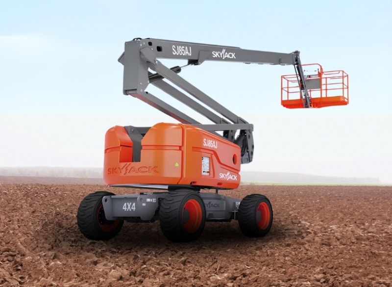 A plataforma articulada SJ85AJ � indicada para trabalhos em terrenos desnivelados, com at� 45% de toler�ncia em for�a de subida. Essa plataforma oferece precis�o no seu posicionamento com m�nimo de desvio de velocidade.