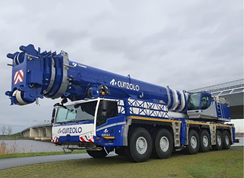 Guindaste Rodoviário Tadano ATF 400G-6 Guindaste para cargas de até 400 toneladas, Tadano ATF 400G-6. Elevação máxima de 122 metros. Para serviços realmente brutos.