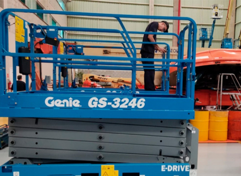 Tesoura 12m - Modelo Genie GS3246 E-DRIVE � um equipamento de f�cil acesso e manobra para espa�os apertados