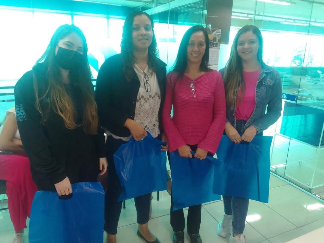 Sorteio de mimos ap�s palestra da Cunzolo sobre Outubro Rosa