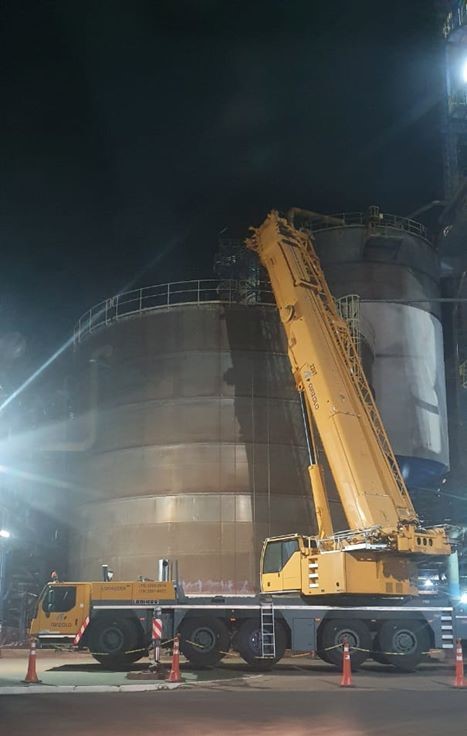 Guindaste Rodovi�rio Liebherr LTM 1220