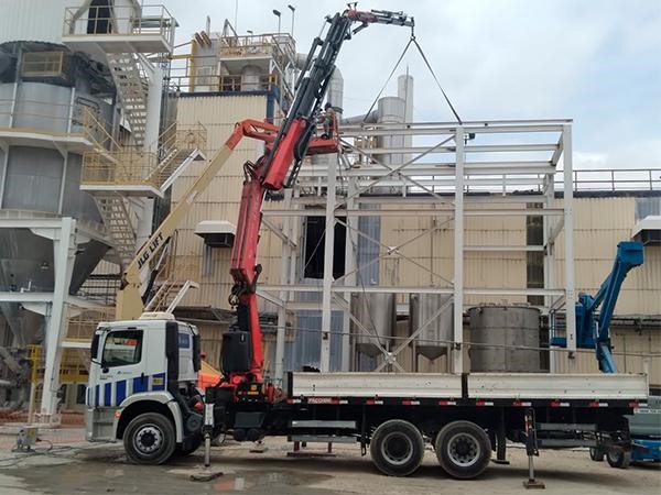 Alugar Guindaste Articulado Fassi 310/2 com a Cunzolo