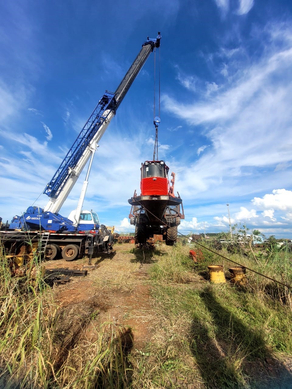 Tadano GS 900 em a��o durante opera��o de i�amento