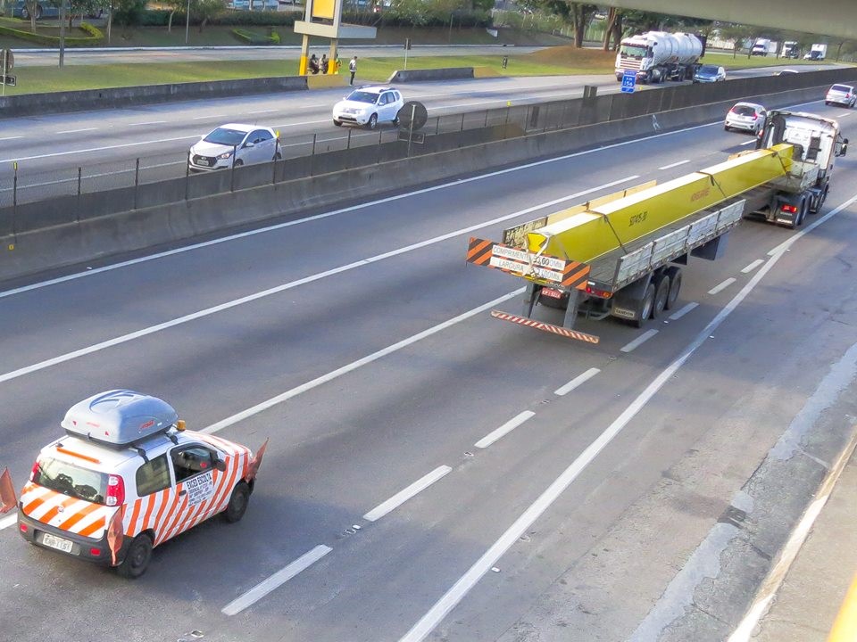 Carreta Extensiva transportando carga longa