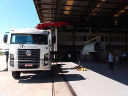 Guindauto Fassi F800: um aliado de força para a Marinha Brasileira