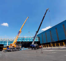 Montagem de estrutura de pipe rack com LTM 1070 e GR 300 