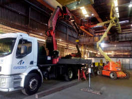 Manutenção em ponte rolante com o Fassi F660